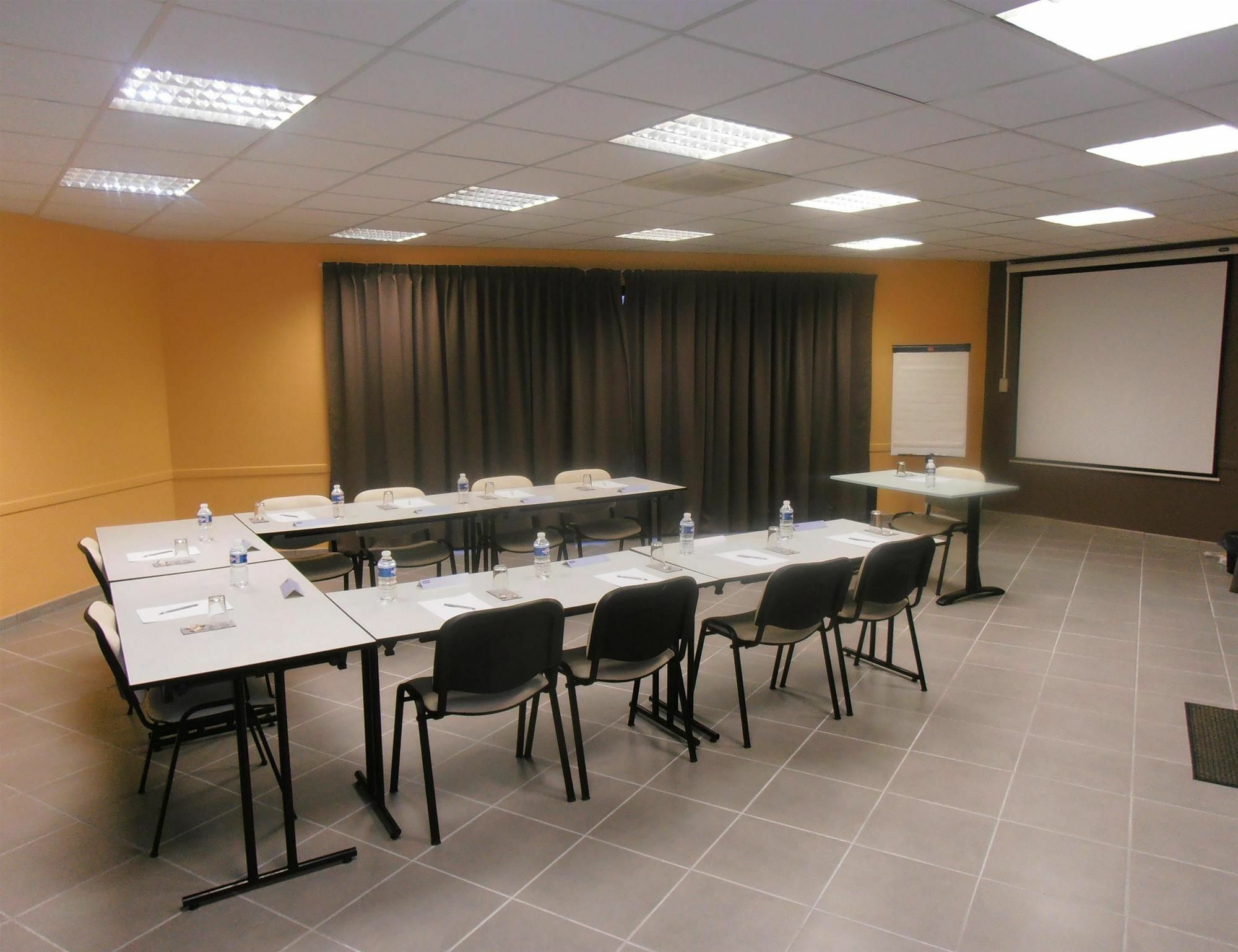 Hotel Kyriad Montauban Affari foto